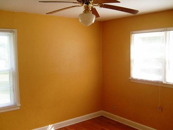 4th image of 415 Joann St