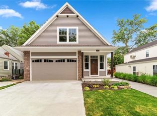 2013 W 48th St, Westwood, KS 66205