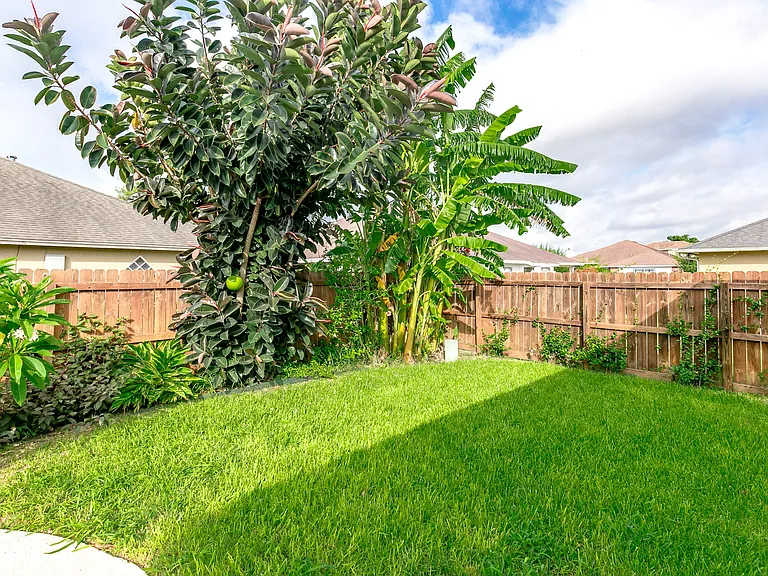 7005 Madiera Dr — Photo 24