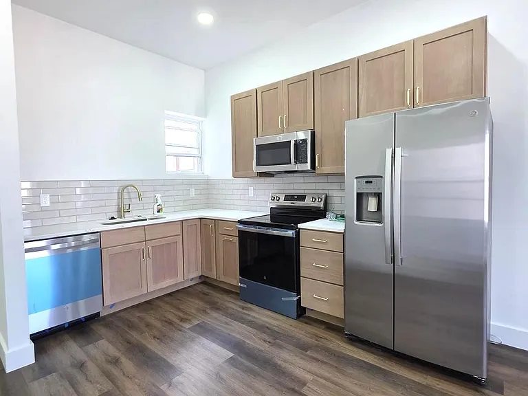 1520 S 22nd St #2 — Photo 2