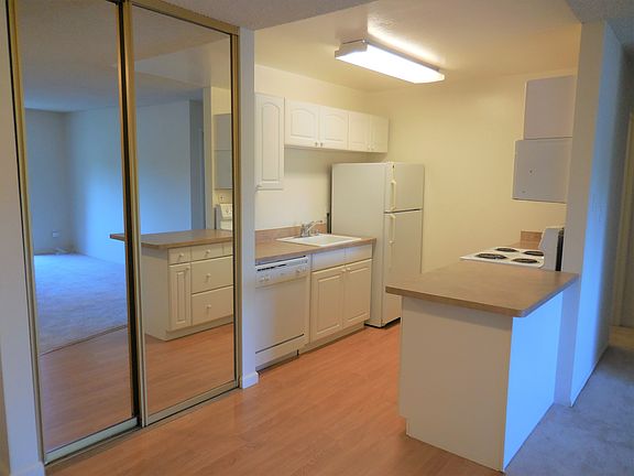 2nd image of 405 Piccadilly Pl APT 22