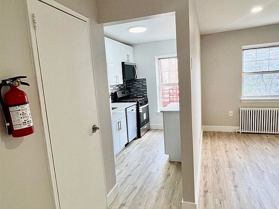 3rd image of 7212 Boulevard East APT 6B