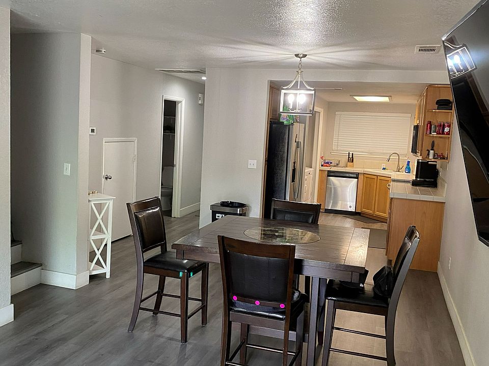 Dinning and kitchen, large open floorplan.