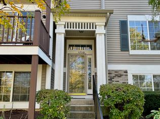 123 Enclave Cir UNIT B, Bolingbrook, IL 60440