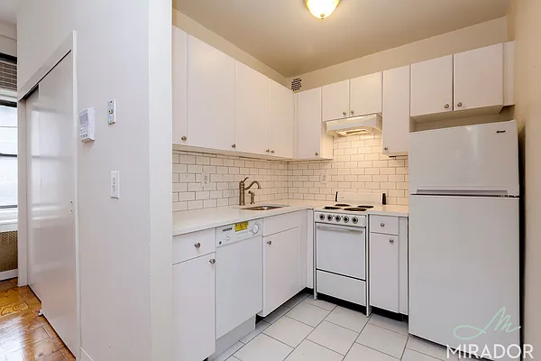 Rented by Mirador Real Estate | media 40