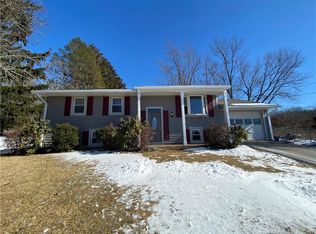 263 Oak Ridge Dr, Middletown, CT 06457