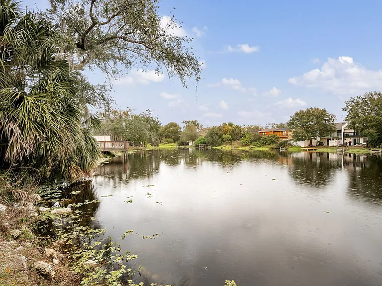 7100 Waterside Dr — Photo 3