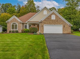 294 Cherry Creek Ln, Rochester, NY 14626