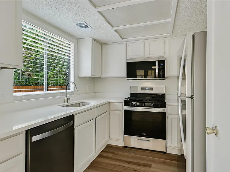 6103 Hill Forest Dr #B — Photo 6