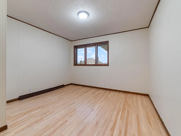16 Snelling Ave — Photo 6