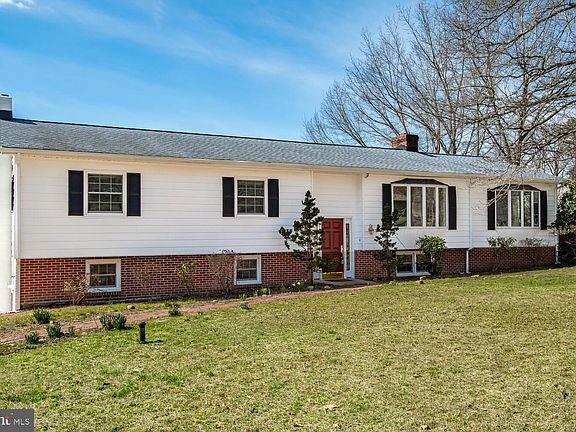 4th image of 23079 Tuckahoe Springs Dr