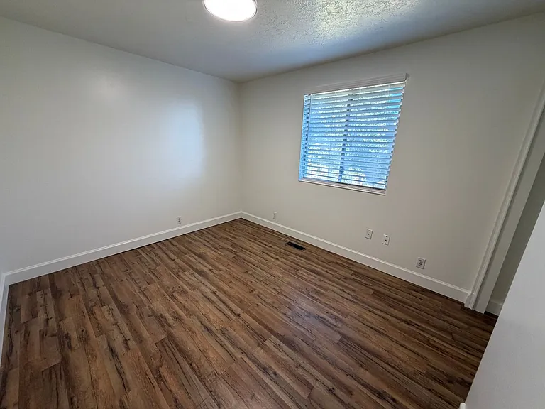 286 Paulette Way — Photo 17