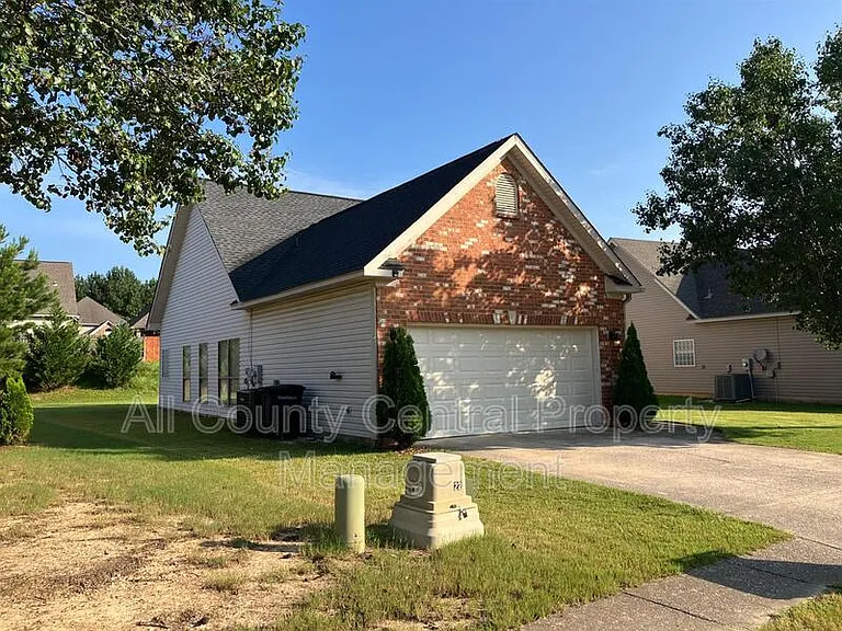 2045 Forest Lakes Ln — Photo 3