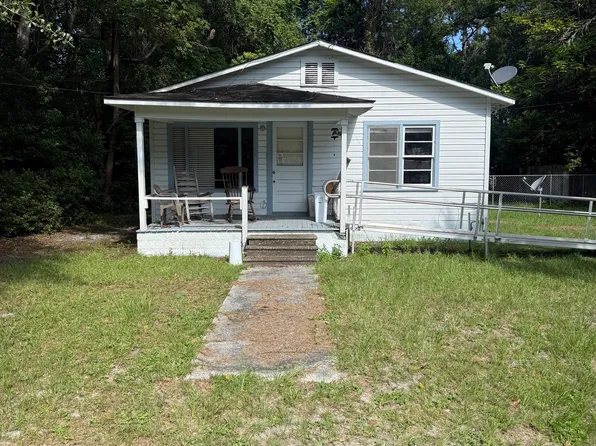 863 Colquitt St, Waycross, GA 31503
