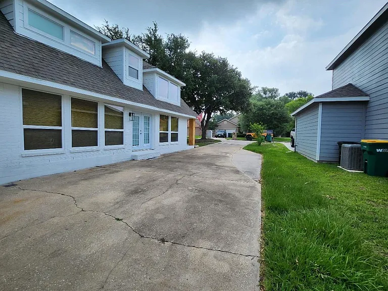 6922 Gentle Breeze Dr — Photo 29