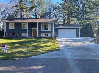 16922 Timber Dunes Dr, Grand Haven, MI 49417