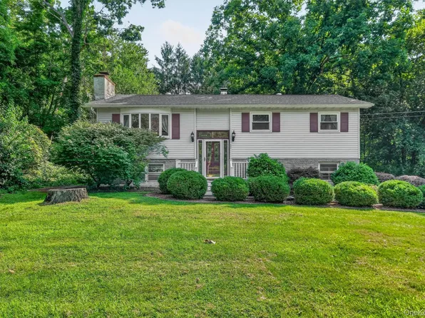37 Julie Drive, Hopewell Junction, NY 12533