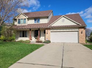 5651 Highland Ct, West Des Moines, IA 50266
