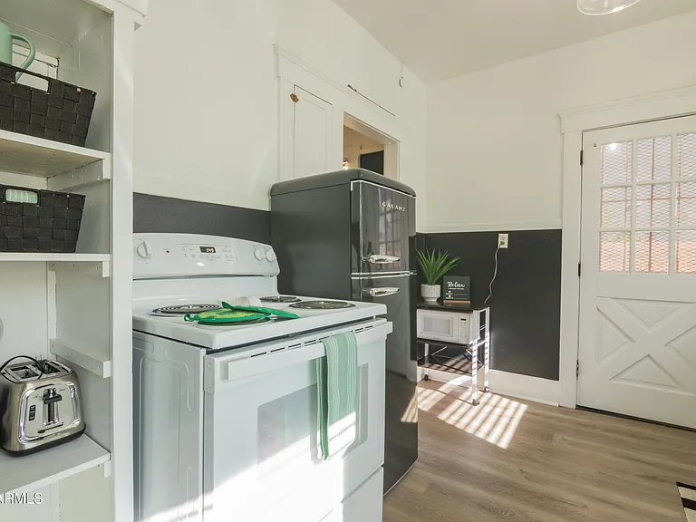 1433 E Osborn Rd — Photo 16