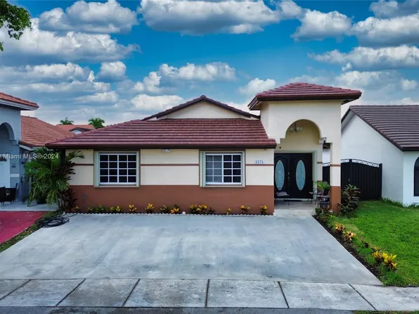 8876 NW 110th St, Hialeah Gardens, FL 33018