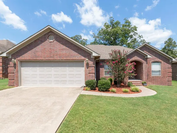 2105 Airborn Cv, Jacksonville, AR 72076