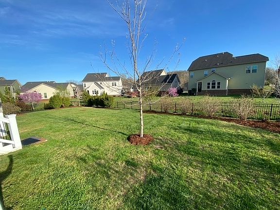 5th image of 204 Cooper Ledge Cir