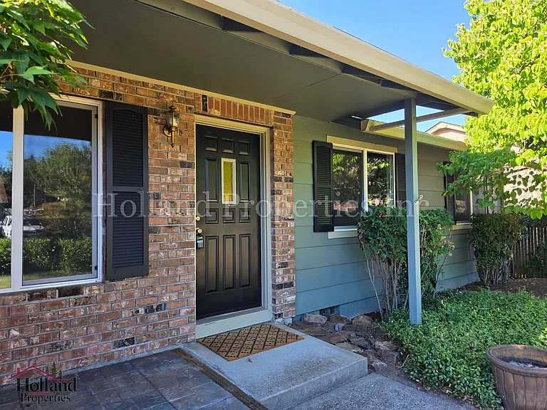 17267 SW Barcelona Way — Photo 1