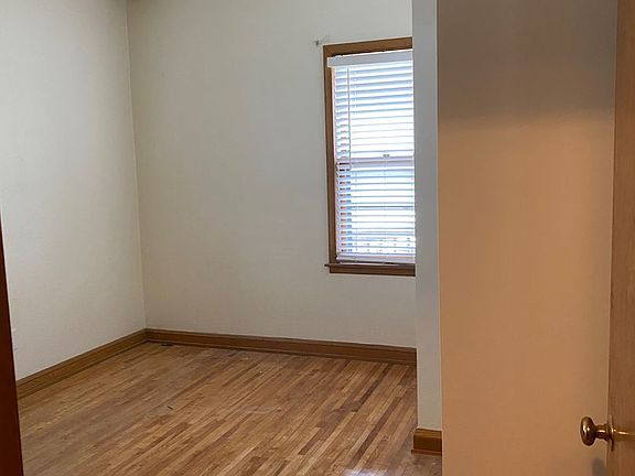 4th image of 1701 Hubbard Ave
