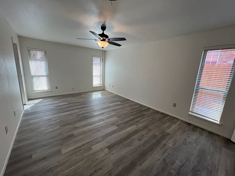 8001 Weehunt Ct — Photo 8