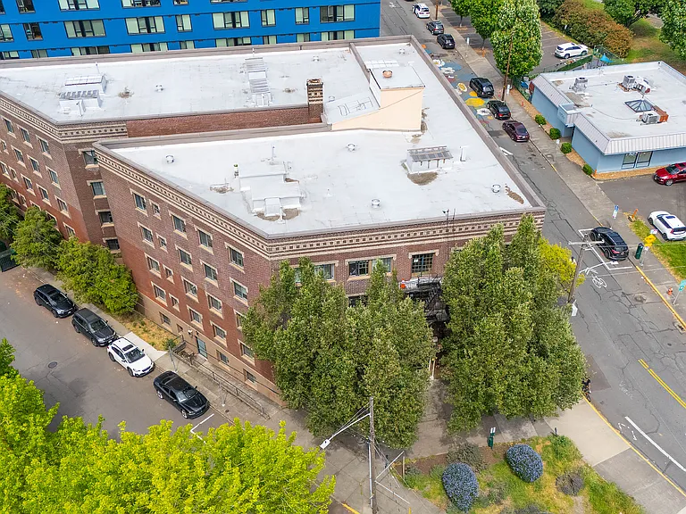 Historic Paramount Apartments — Photo 53