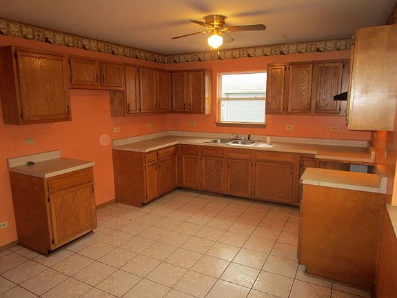 5th image of 2404 N Elmwood Ave