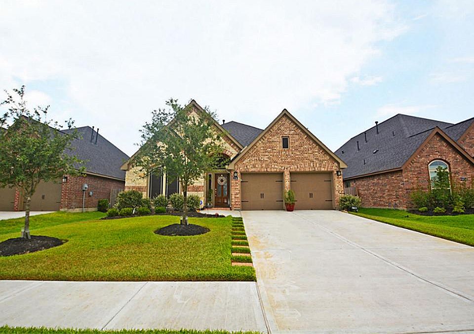 1st image of 2706 Driftwood Bend Dr