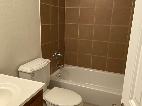 3rd image of 3407 NW 31st St #101