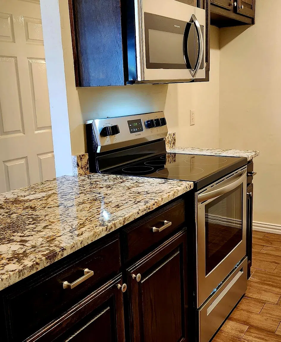 2 bed, 1000 sqft, $1,600 — Photo 4