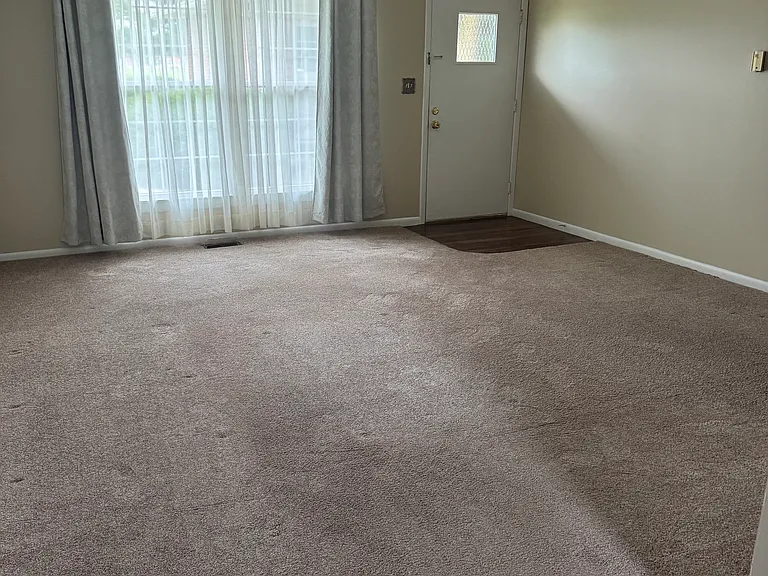 1611 Estes St — Photo 5