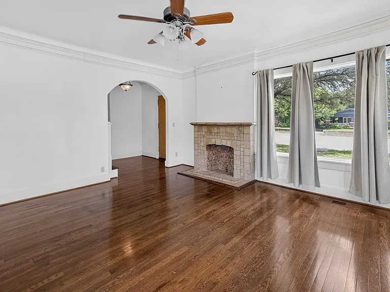 2601 S University Dr — Photo 12