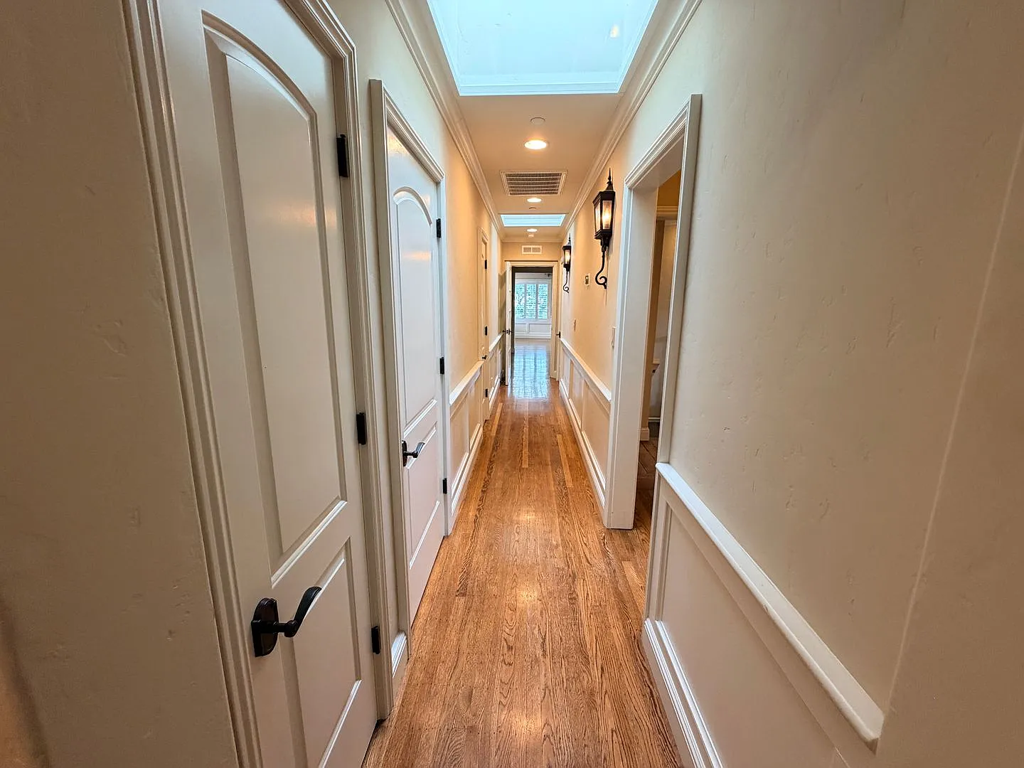 Fully Renovated 4br/3ba Sfh | Modern Upgrades | Prime San Mateo Location! — Photo 4