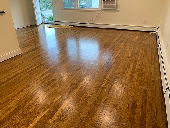 5th image of 115 Nassau Blvd