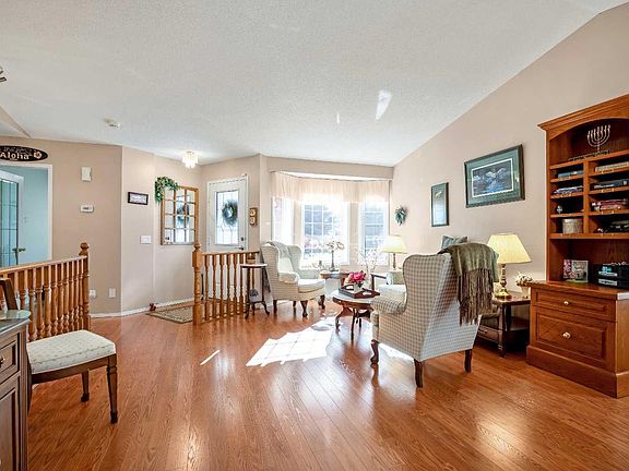 3rd image of 501 Riverside Dr NW
