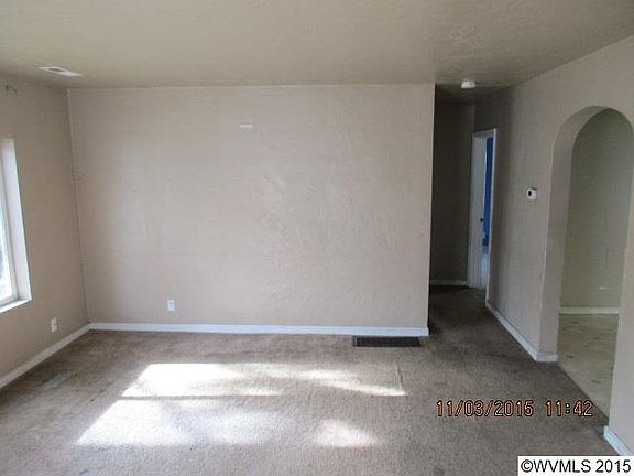 5th image of 3119 Livingston St NE
