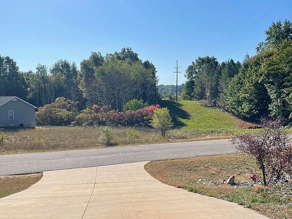 2nd image of 216 Devonwood Dr