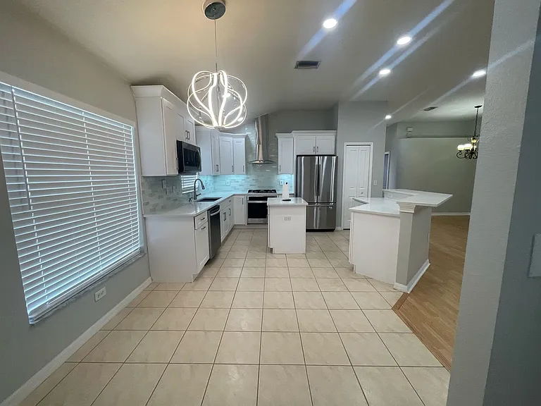 15324 Lake Bella Vista Dr — Photo 9