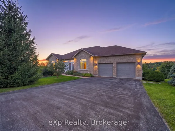 28 Jean Davey Rd, Hamilton, ON K9A 0Y1