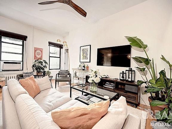 3rd image of 300 Bleecker St APT 2B