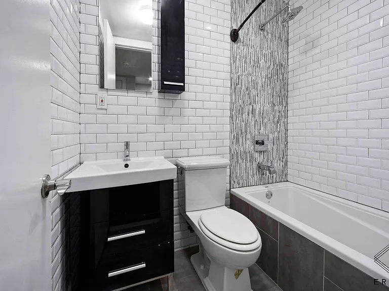 580 E 26th St #2 — Photo 3