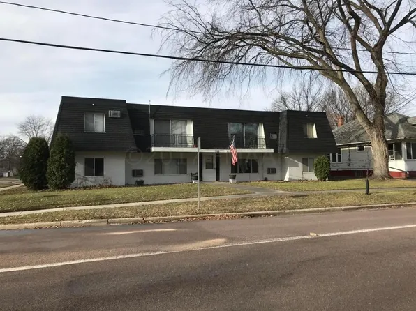 702 Oak St N APT F, Fargo, ND 58102