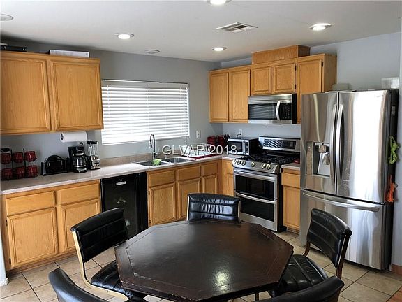 3rd image of 4262 Walnut Family Ct
