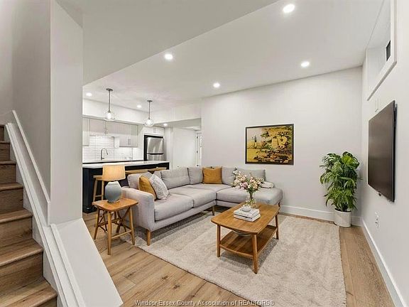 5th image of 322 Ramsay St