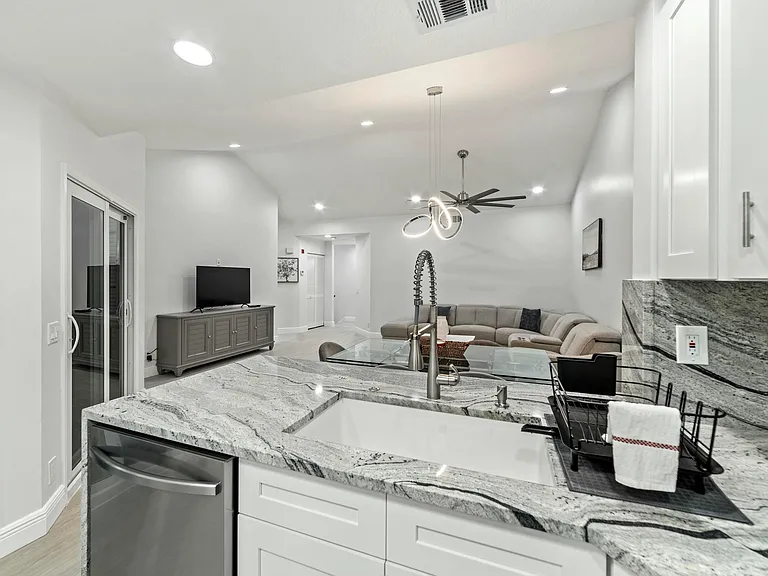 6553 Via Regina — Photo 12