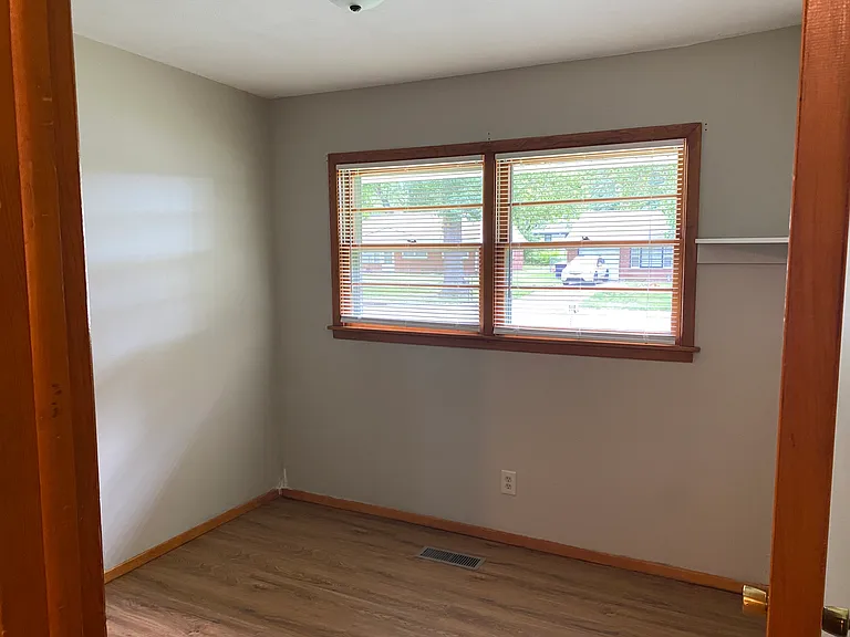 1411 Hartford Rd — Photo 9